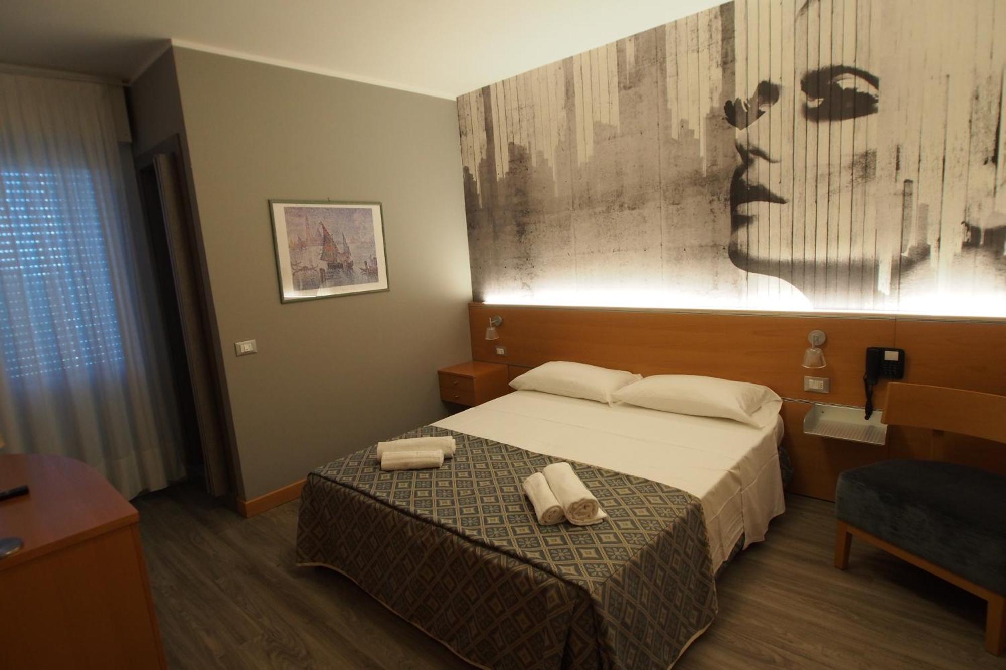 Hotel Bella Venezia Mare Lignano Sabbiadoro Eksteriør billede