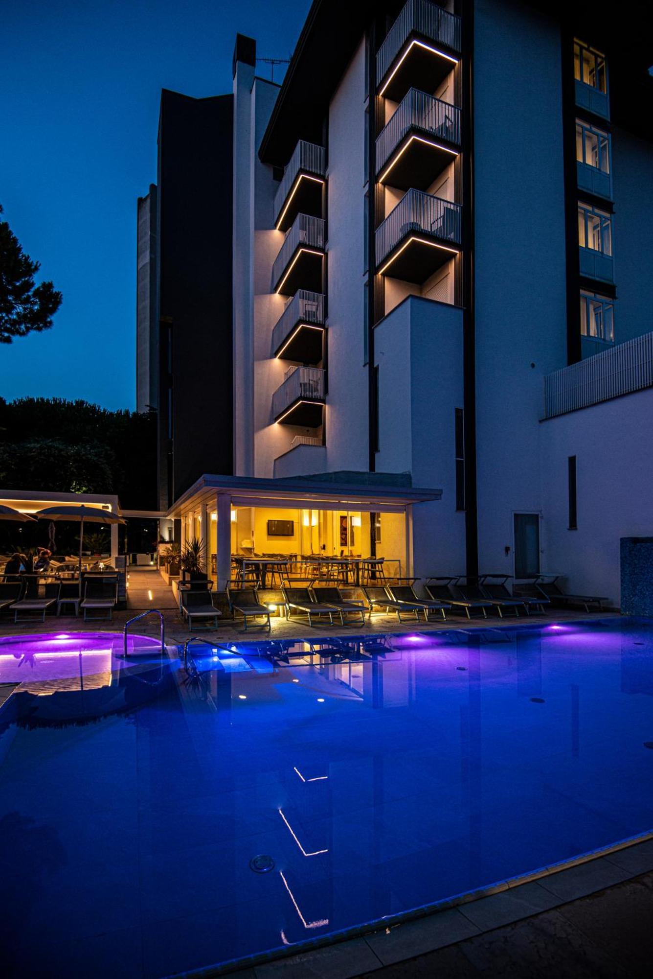 Hotel Bella Venezia Mare Lignano Sabbiadoro Eksteriør billede