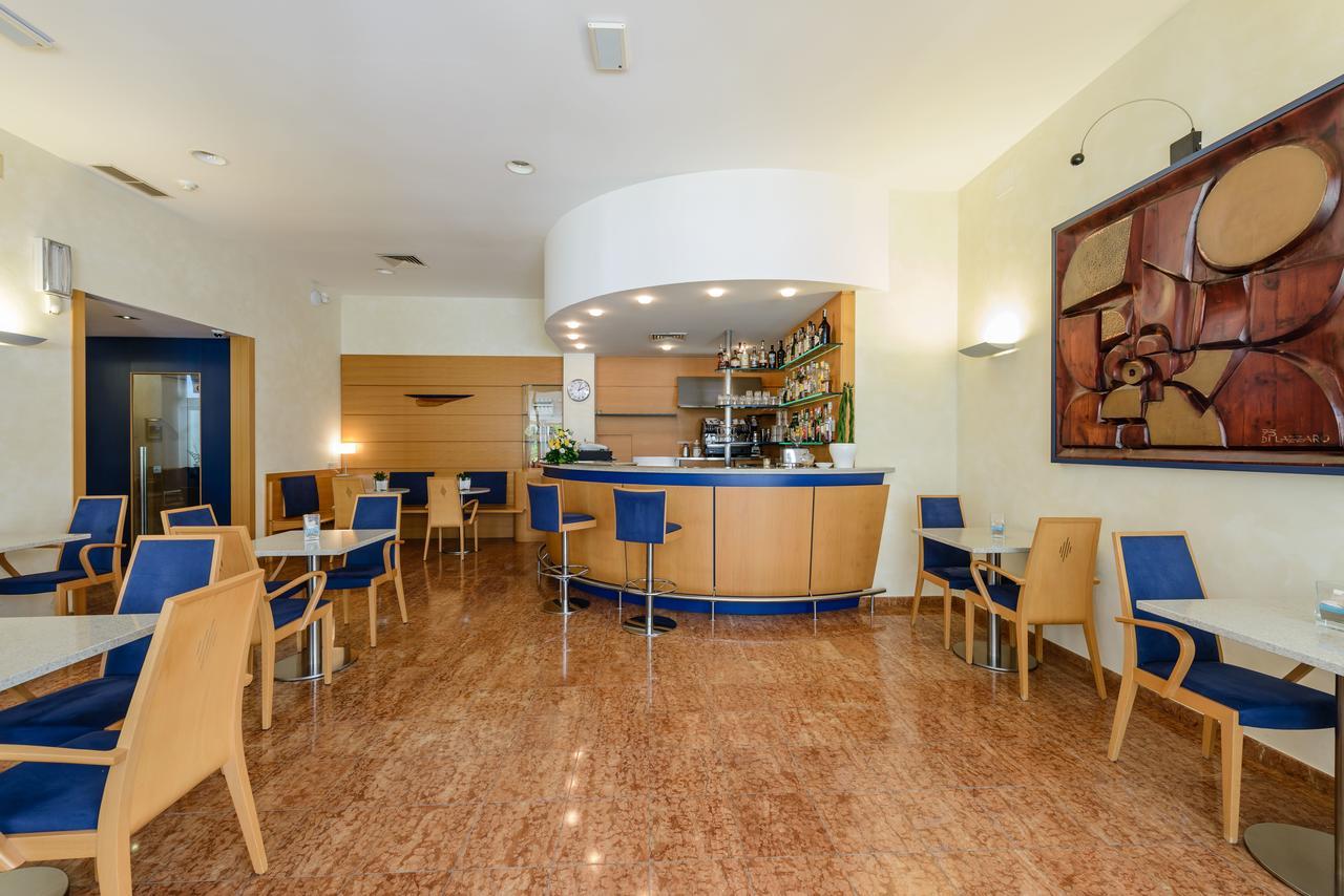 Hotel Bella Venezia Mare Lignano Sabbiadoro Eksteriør billede